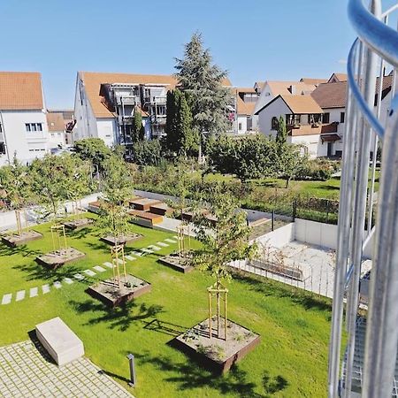 Ticasa Black-Zentral-Outlet-Aufzug-Stylisch-Unique Metzingen (Tubingen) Exterior foto