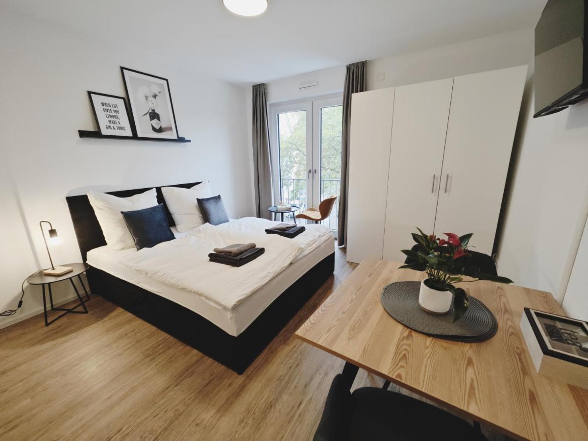 Ticasa Black-Zentral-Outlet-Aufzug-Stylisch-Unique Metzingen (Tubingen) Exterior foto